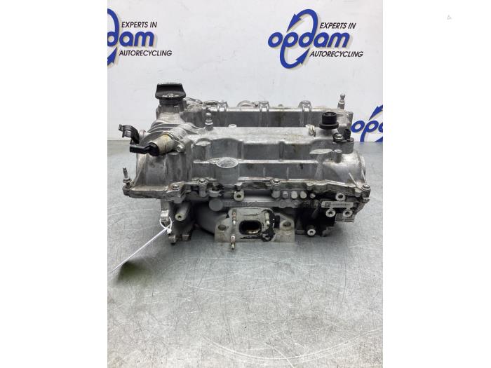 Cylinder head from a Opel Astra K Sports Tourer 1.0 Turbo 12V 2018
