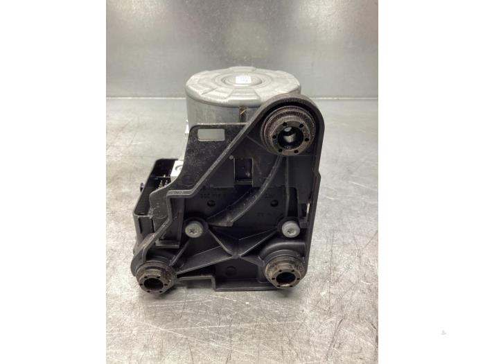 ABS pump from a Seat Ateca (5FPX) 1.5 TSI 16V 2019