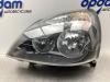 Headlight, left from a Renault Clio II (BB/CB) 1.2 16V 2002