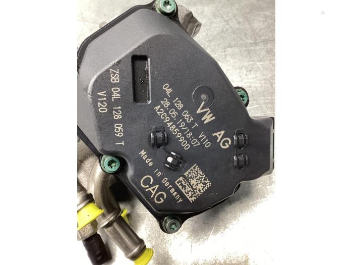 EGR valve from a Skoda Octavia Combi (5EAC) 1.6 TDI 16V 2019