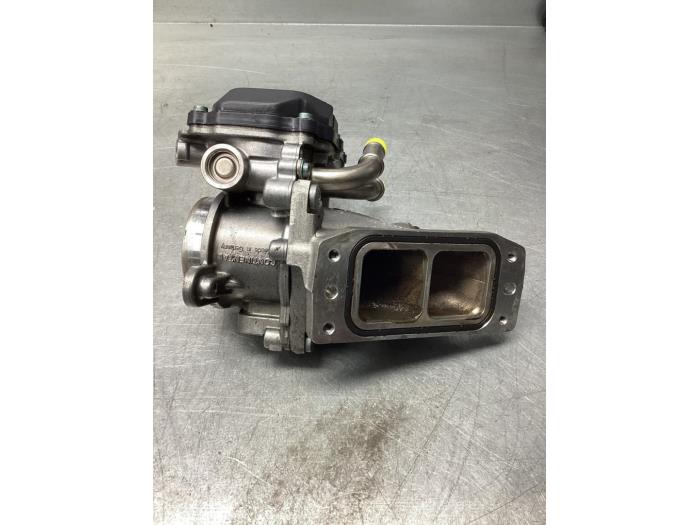 EGR valve from a Skoda Octavia Combi (5EAC) 1.6 TDI 16V 2019