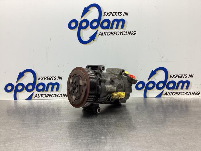 Usagé Pompe clim Peugeot 206 (2A/C/H/J/S) 1.4 XR,XS,XT,Gentry Prix € 35,00 Règlement à la marge proposé par Gebr Opdam B.V.