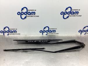Used Front wiper arm Opel Agila (B) 1.2 16V Price € 30,00 Margin scheme offered by Gebr Opdam B.V.