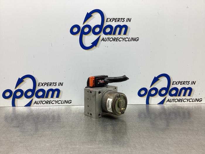 Begagnade ABS-pump Suzuki Alto (RF410) 1.1 16V Pris € 51,00 Marginaltabell erbjuds av Gebr Opdam B.V.