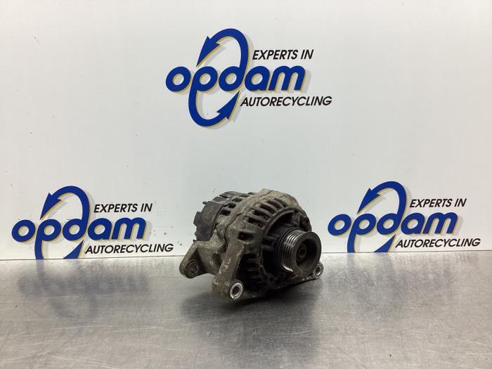 Begagnade Dynamo Opel Corsa B (73/78/79) 1.2i 16V Pris € 30,00 Marginaltabell erbjuds av Gebr Opdam B.V.