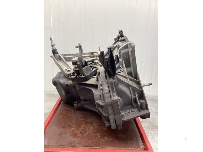 Gearbox from a Renault Clio III Estate/Grandtour (KR) 1.2 16V TCE 100 2010