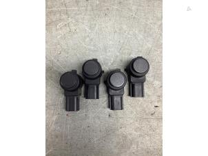 Usados Sensor PDC Opel Astra J Sports Tourer (PD8/PE8/PF8) 1.4 Turbo 16V Precio € 60,00 Norma de margen ofrecido por Gebr Opdam B.V.