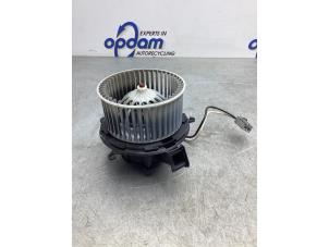 Usados Motor de ventilador de calefactor Opel Astra J Sports Tourer (PD8/PE8/PF8) 1.4 Turbo 16V Precio € 60,00 Norma de margen ofrecido por Gebr Opdam B.V.