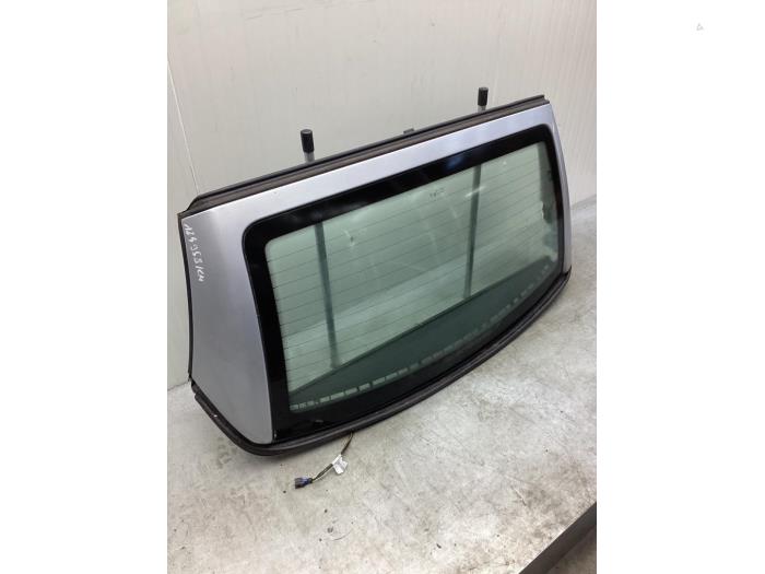 Rear window from a Peugeot 206 CC (2D) 1.6 16V 2003