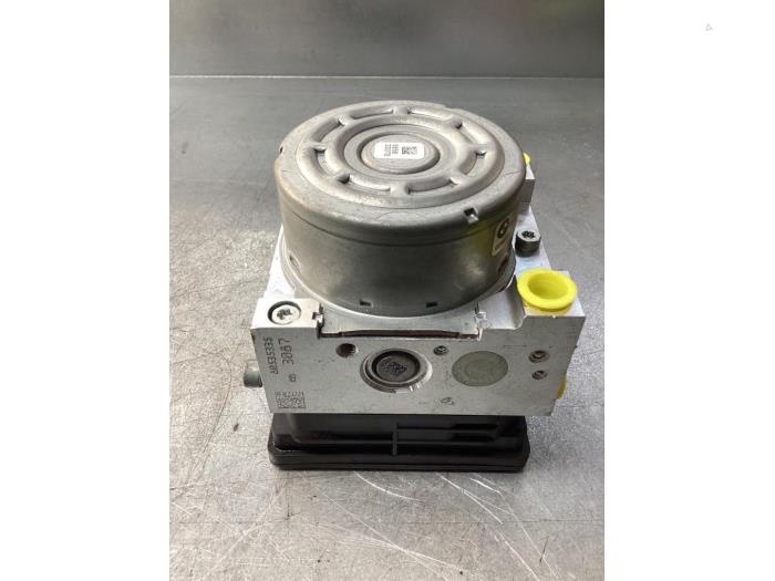 ABS pump from a BMW X1 (F48) sDrive 20i 2.0 16V Twin Power Turbo 2018