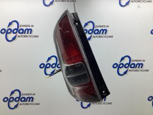Gebrauchte Rücklicht links Daihatsu Sirion 2 (M3) 1.3 16V DVVT Preis € 35,00 Margenregelung angeboten von Gebr Opdam B.V.