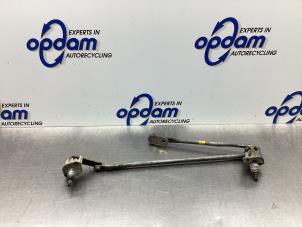 Used Wiper mechanism Mazda Demio (DW) 1.3 16V Price € 40,00 Margin scheme offered by Gebr Opdam B.V.
