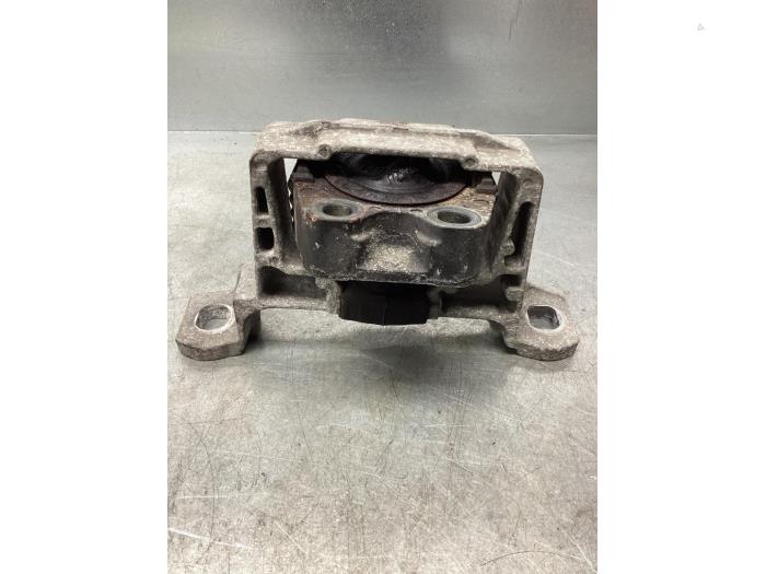 Usagé Support moteur Ford Focus 2 Wagon 1.6 16V Prix € 38,00 Règlement à la marge proposé par Gebr Opdam B.V.