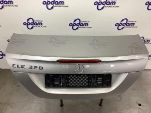 Usados Portón trasero Mercedes CLK (R209) 3.2 320 V6 18V Precio € 250,00 Norma de margen ofrecido por Gebr Opdam B.V.