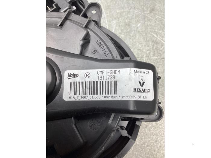 Heating and ventilation fan motor from a Renault Grand Scénic IV (RFAR) 1.5 Energy dCi 110 2017