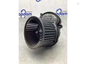Used Heating and ventilation fan motor Renault Grand Scénic IV (RFAR) 1.5 Energy dCi 110 Price € 75,00 Margin scheme offered by Gebr Opdam B.V.