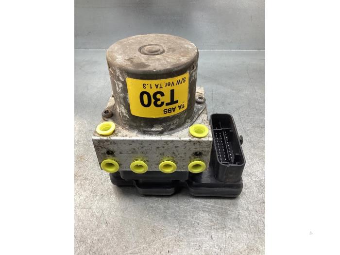 Begagnade ABS-pump Kia Picanto (TA) 1.0 12V Pris € 64,00 Marginaltabell erbjuds av Gebr Opdam B.V.