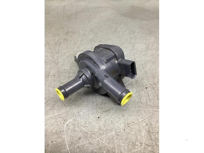 Begagnade Extra vattenpump Toyota C-HR (X1,X5) 1.8 16V Hybrid Pris € 42,00 Marginaltabell erbjuds av Gebr Opdam B.V.