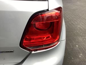 Używane Tylne swiatlo pozycyjne prawe Volkswagen Polo V (6R) 1.2 TDI 12V BlueMotion Cena € 40,00 Procedura marży oferowane przez Gebr Opdam B.V.