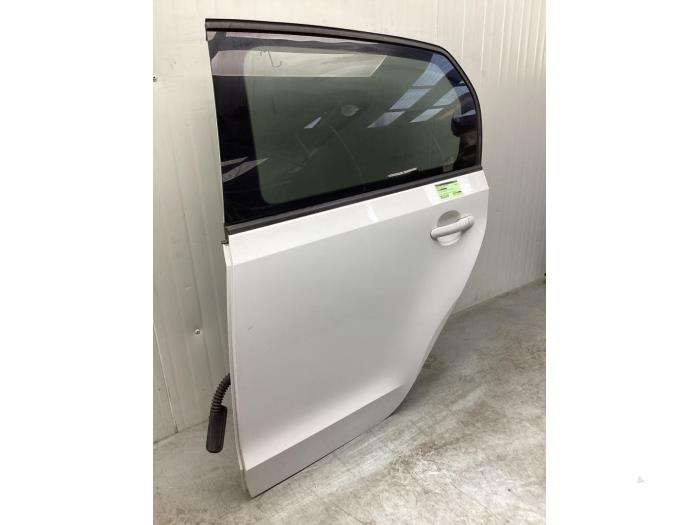 Rear door 4-door, left from a Seat Mii 1.0 12V 2013