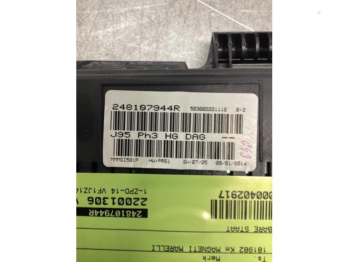 Cuentakilómetros de un Renault Scénic III (JZ) 1.5 dCi 110 2014