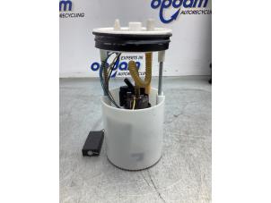 Usados Bomba de gasolina Volkswagen Polo V (6R) 1.2 12V Precio € 35,00 Norma de margen ofrecido por Gebr Opdam B.V.