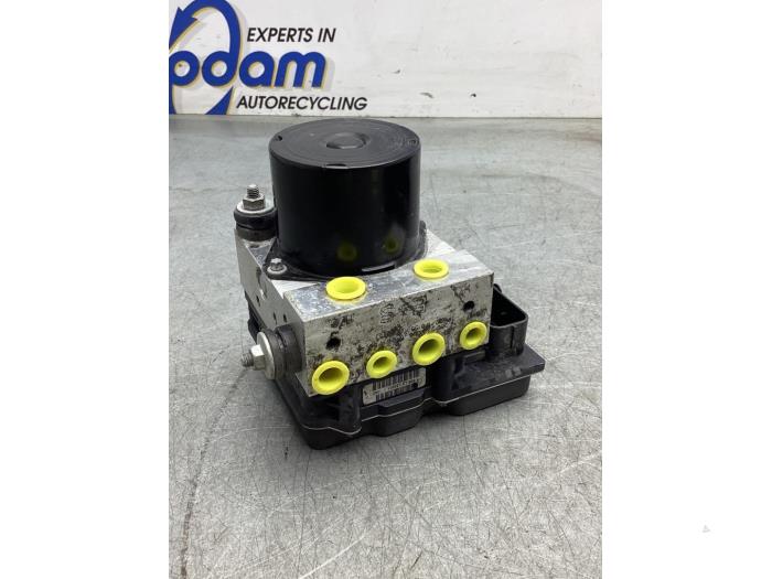 Begagnade ABS-pump Volkswagen Polo V (6R) 1.2 12V Pris € 64,00 Marginaltabell erbjuds av Gebr Opdam B.V.