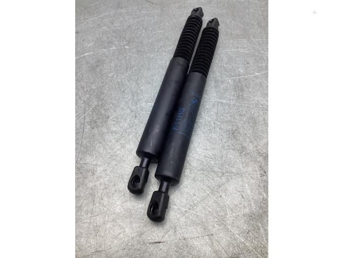 Set of tailgate gas struts from a BMW 5 serie Touring (F11) 520d 16V 2015