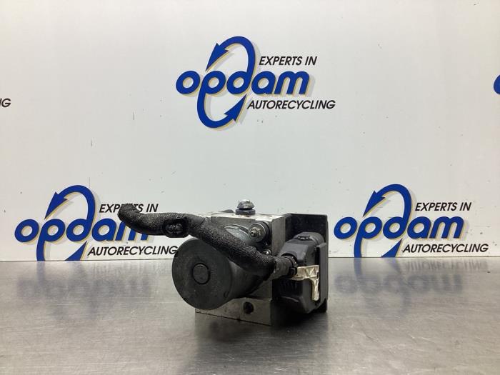 Begagnade ABS-pump Citroen C5 III Berline (RD) 1.8 16V Pris € 170,00 Marginaltabell erbjuds av Gebr Opdam B.V.