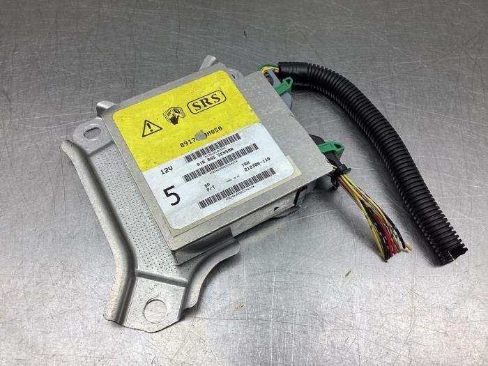 Airbag Module from a Peugeot 107 1.0 12V 2011