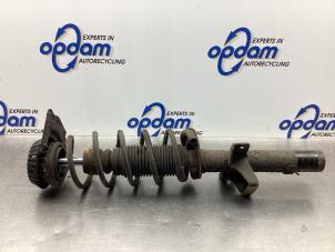 Used Rear shock absorber rod, right Ford Mondeo III 2.0 16V Price € 50,00 Margin scheme offered by Gebr Opdam B.V.