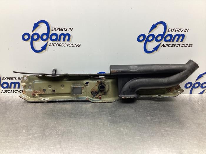 Lock plate from a Opel Corsa C (F08/68) 1.0 12V 2002
