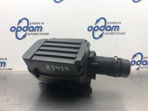 Używane Obudowa filtra powietrza Volkswagen Passat (3C2) 2.0 FSI 16V Cena € 50,00 Procedura marży oferowane przez Gebr Opdam B.V.