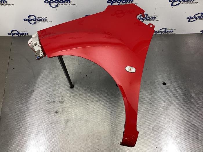 Front wing, left from a Chevrolet Spark (M300) 1.0 16V Bifuel 2012