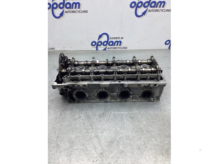 Cylinder head from a BMW 5 serie Touring (F11) 520d 16V 2015