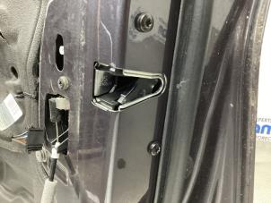 Used Front door lock mechanism 4-door, right BMW 3 serie (E90) 320i 16V Price € 50,00 Margin scheme offered by Gebr Opdam B.V.