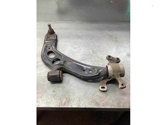 Front lower wishbone, right from a BMW 2 serie Gran Tourer (F46) 218i 1.5 TwinPower Turbo 12V 2019