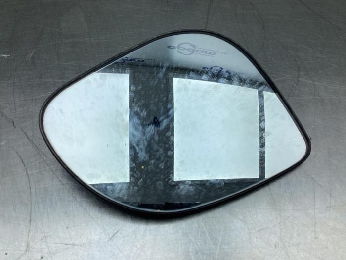 Cristal reflectante derecha de un Kia Picanto (BA) 1.0 12V 2010