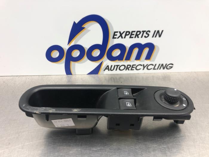 Usados Interruptor de ventanilla eléctrica Renault Twingo III (AH) 1.0 SCe 70 12V Precio € 42,00 Norma de margen ofrecido por Gebr Opdam B.V.