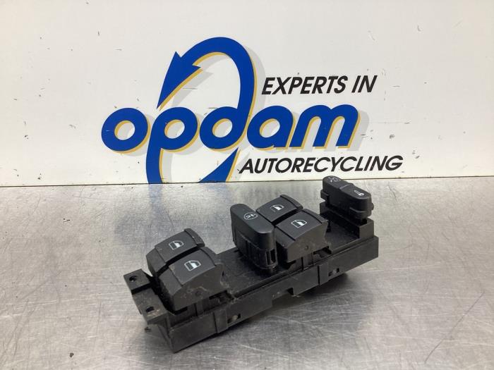 Usados Interruptor de ventanilla eléctrica Seat Leon (1M1) 1.8 20V Precio € 42,00 Norma de margen ofrecido por Gebr Opdam B.V.