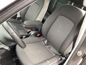 Używane Zestaw powlok (kompletny) Seat Ibiza ST (6J8) 1.0 EcoTSI 12V Cena € 200,00 Procedura marży oferowane przez Gebr Opdam B.V.