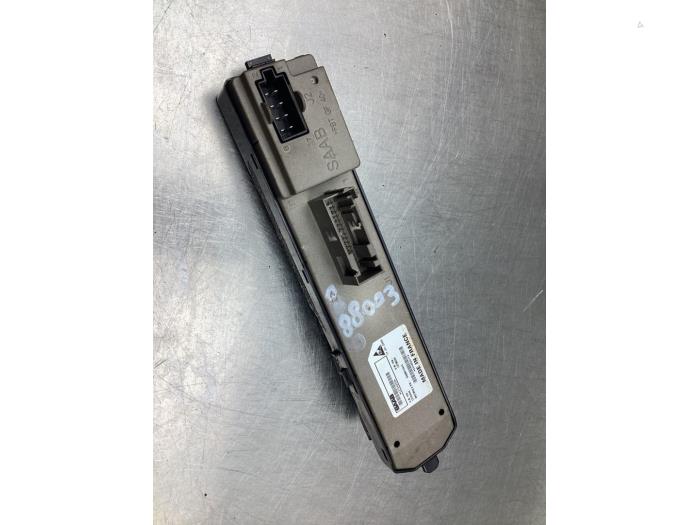 Electric window switch from a Saab 9-3 Sport Estate (YS3F) 1.8t 16V 2006