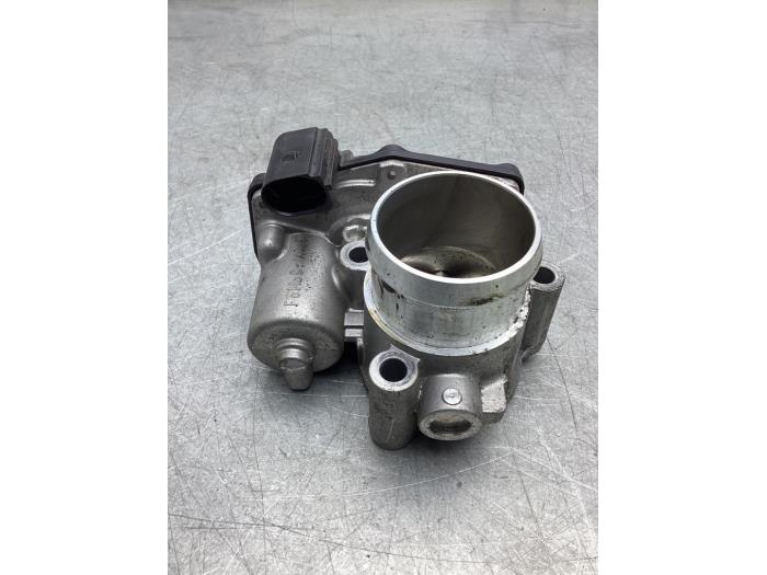 Gebrauchte Drosselklappengehäuse Ford Fiesta 7 1.1 Ti-VCT 12V 70 Preis € 34,00 Margenregelung angeboten von Gebr Opdam B.V.