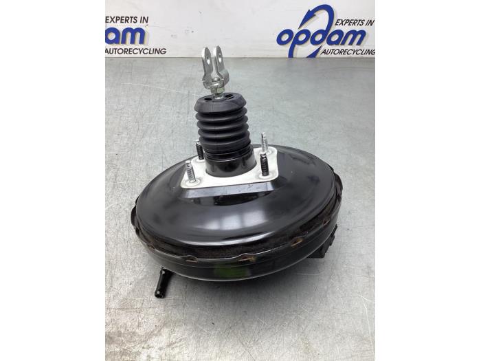 Usagé Servo frein Kia Picanto (JA) 1.0 12V Prix € 85,00 Règlement à la marge proposé par Gebr Opdam B.V.