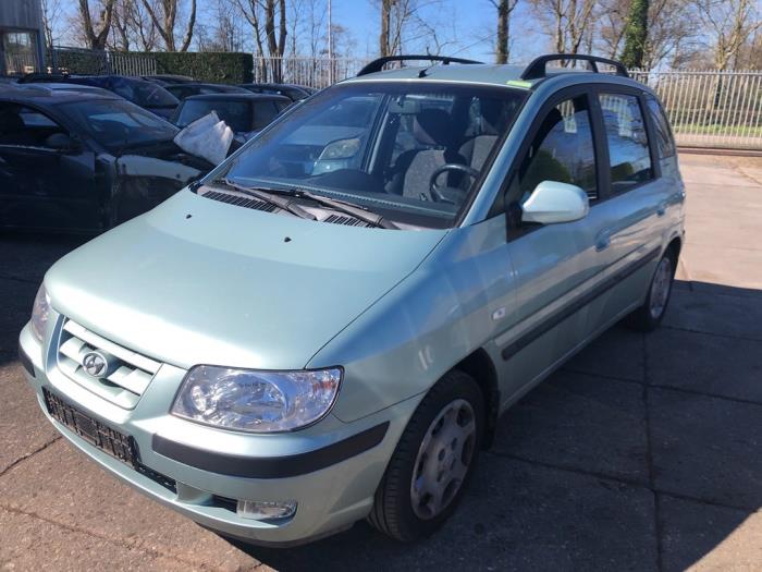 Używane Reflektor lewy Hyundai Matrix 1.8 16V Cena € 34,00 Procedura marży oferowane przez Gebr Opdam B.V.