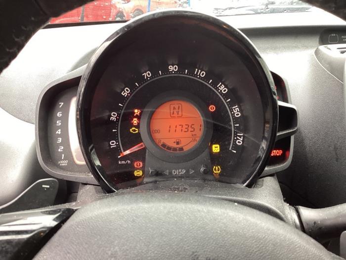 Odometer KM from a Toyota Aygo (B40) 1.0 12V VVT-i 2019