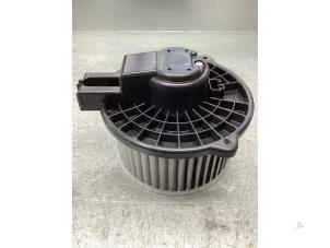 Usados Motor de ventilador de calefactor Mazda CX-5 (KE,GH) 2.0 SkyActiv-G 16V 4WD Precio € 75,00 Norma de margen ofrecido por Gebr Opdam B.V.