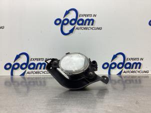 Usagé Feu antibrouillard avant droit Opel Corsa D 1.2 16V Prix € 25,00 Règlement à la marge proposé par Gebr Opdam B.V.