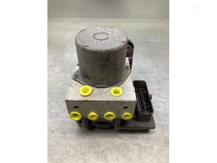 Gebrauchte ABS Pumpe Audi A4 Avant (B8) 1.8 TFSI 16V Preis € 128,00 Margenregelung angeboten von Gebr Opdam B.V.