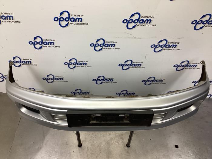 Stoßstange vorne Daihatsu Gran Move 1.6 16V - Gebr Opdam B.V 